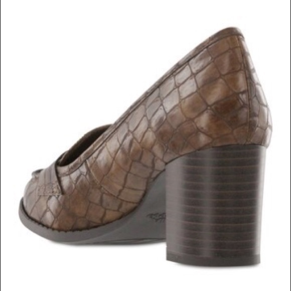 $49 NWT MIA AMORE Ilsa Croc Embossed Loafer Pump - Picture 2 of 5
